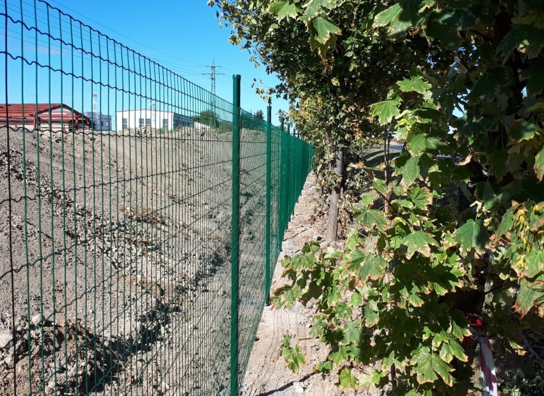 Unhošť - areál DPD, září 2018, svařovaná síť Pilonet Middle.