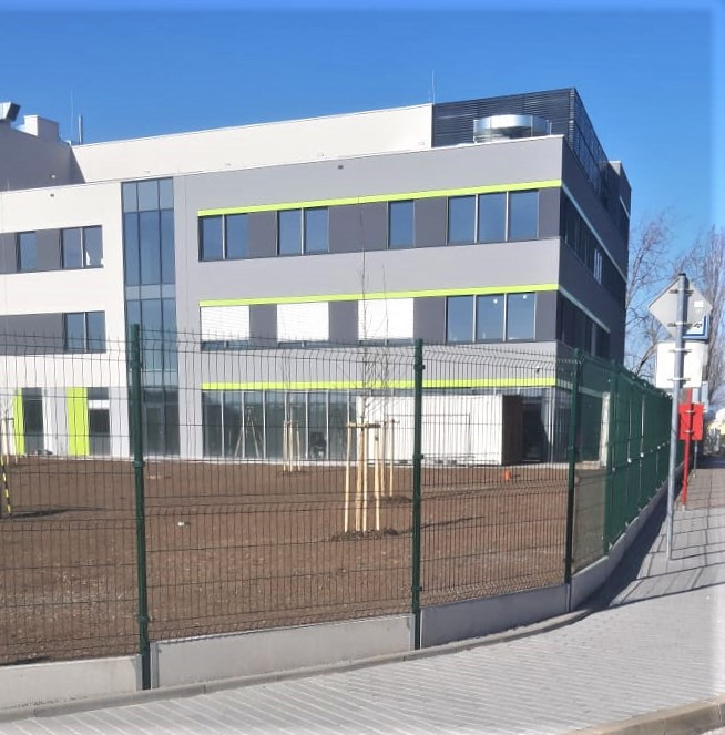ČZU Praha Suchdol, březen 2022, svařované panely Light, brány a branky, posuvná brána AW.VA.55