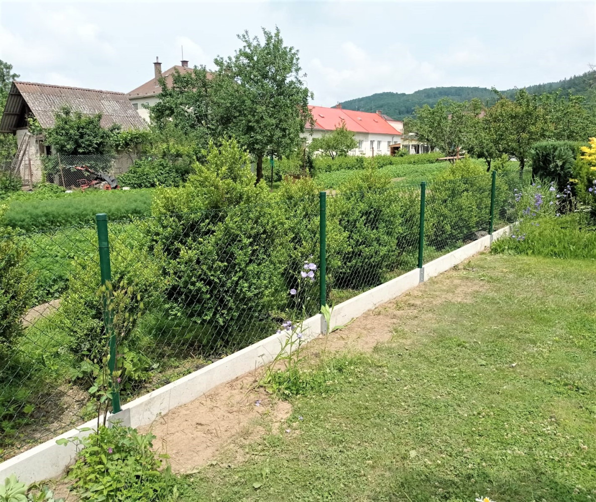 Dlouhá Loučka, červen 2022, 57bm čtyřhranné pletivo na PD