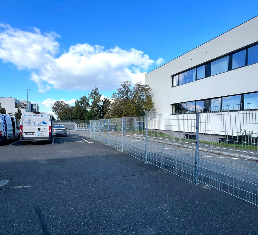 GIBS & CRA Praha, září 2025, svařovaný panel 2D Super + stínící pásky Thermopil