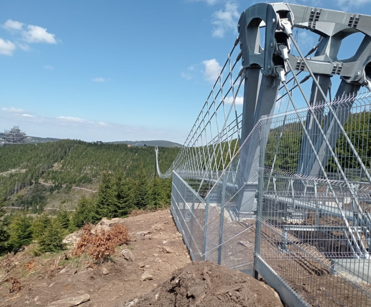 Sky Bridge D. Morava, květen 2022, svařované panely Pilofor Classic 2500x2030 Zn na 2 PD