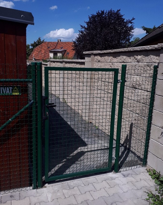 Kladno, srpen 2017, jednokřídlá branka PILGATE 150cm, svařované pletivo Heavy 150cm