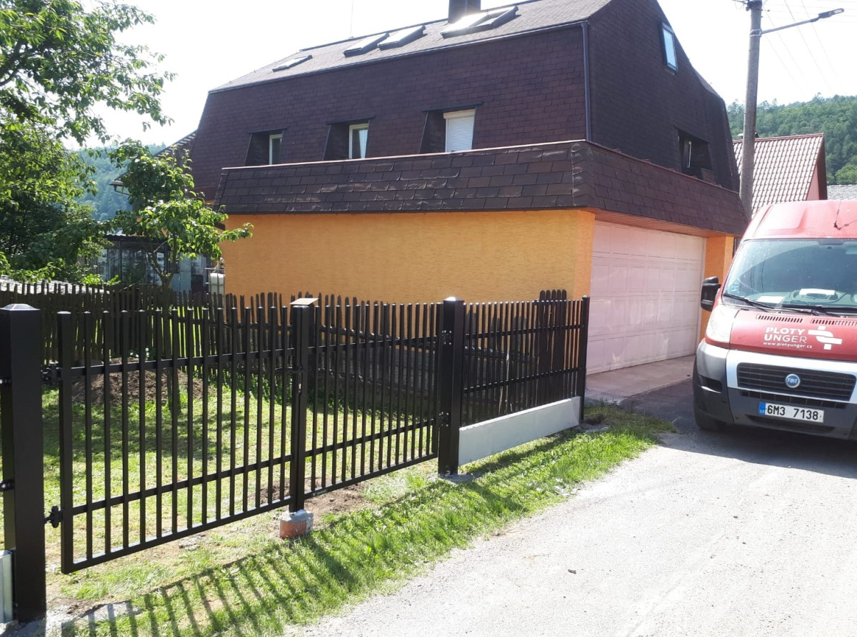 Ruda nad Moravou, červen 2019, plotová pole, brána a branka vzor AW.10.05