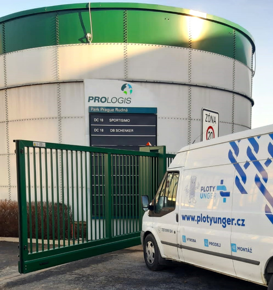 PROLOGIS Rudná, červen 2023, svařované panely SUPER, posuvná a dvoukřídlá brána s pohonem